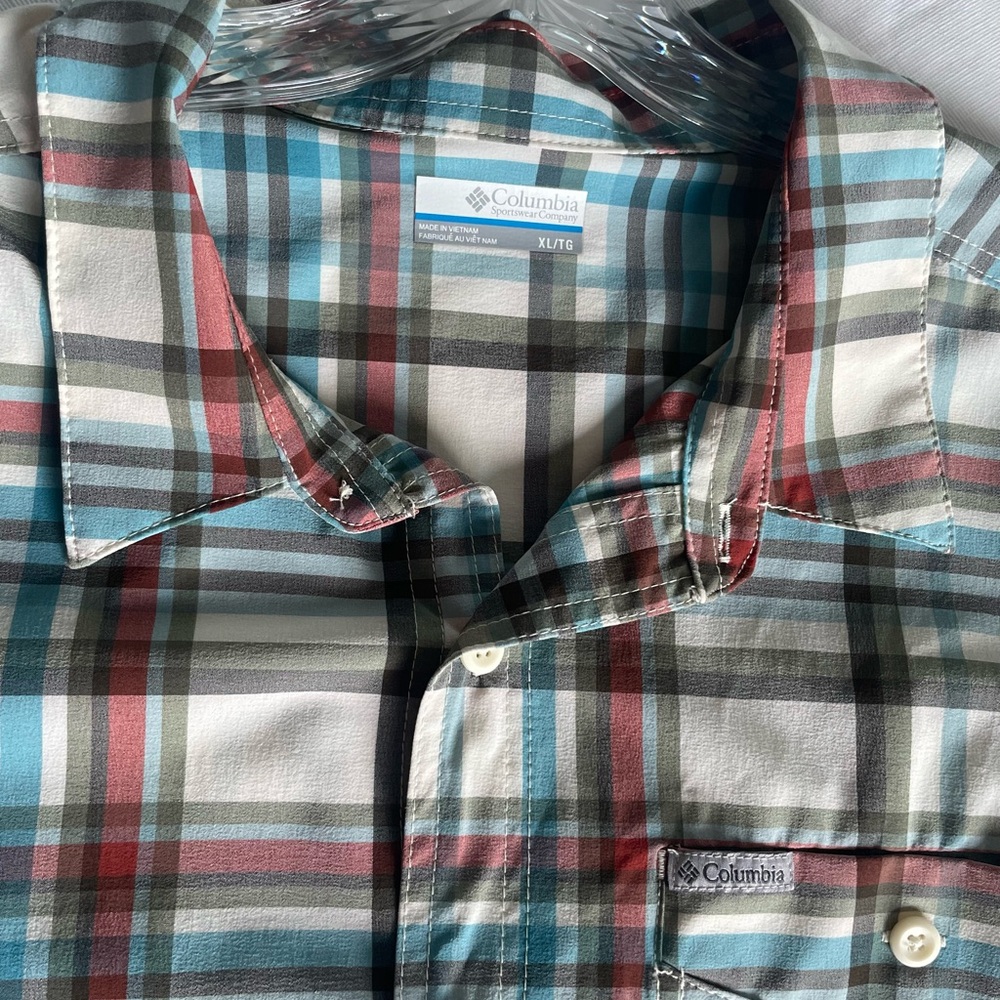 Columbia Men's Multicolor Plaid Button Down Shirt